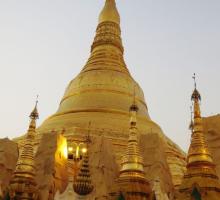 10-Shwedagon Pagoda - 2500 years old. Legend has it that two merchant brothers met the Budda and he gave them 8 strands of his hair to be enshrined in Myanmar..jpg