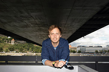 A portrait of Michal Hvorecký.