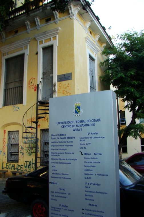 A photo of a building on the Universidade Federal do Ceara campus