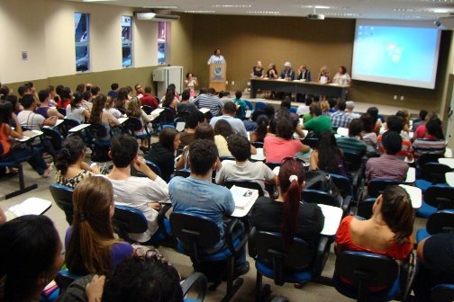 A classroom full of students at Universidade Federal do Ceara