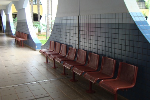 A photo of an empty hallway at the Universidade Catolica.