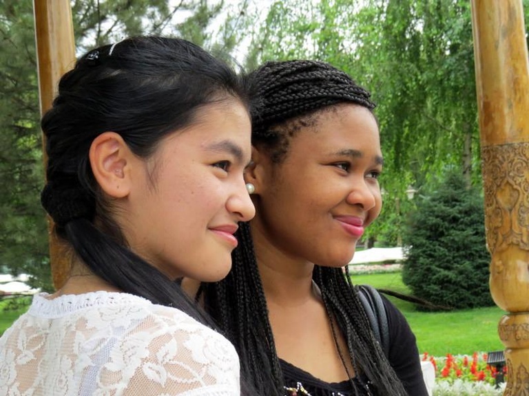 One of the many young girls that asked to be photographed with Chinelo.